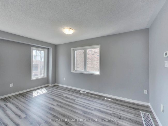 487 Rossland Rd E, House attached with 3 bedrooms, 3 bathrooms and 1 parking in Ajax ON | Image 14