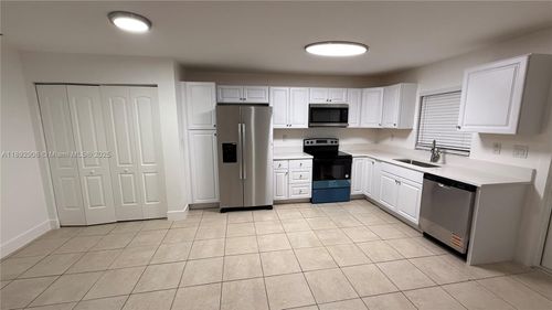 rear-6046 Sw 40th St, Miramar, FL, 33023-5108 | Card Image