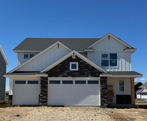18325 Gladiator Dr, Lakeville, MN, 55044-2333 | Card Image