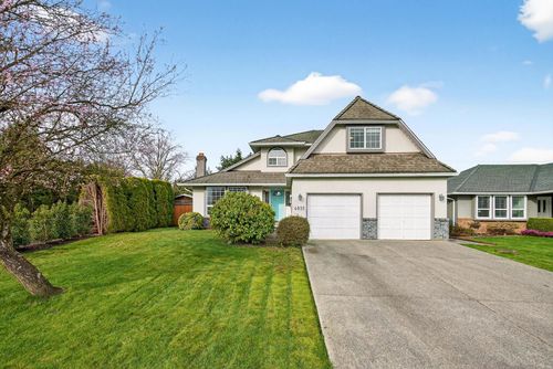 4851 208a St, Langley, BC, V3A5X9 | Card Image