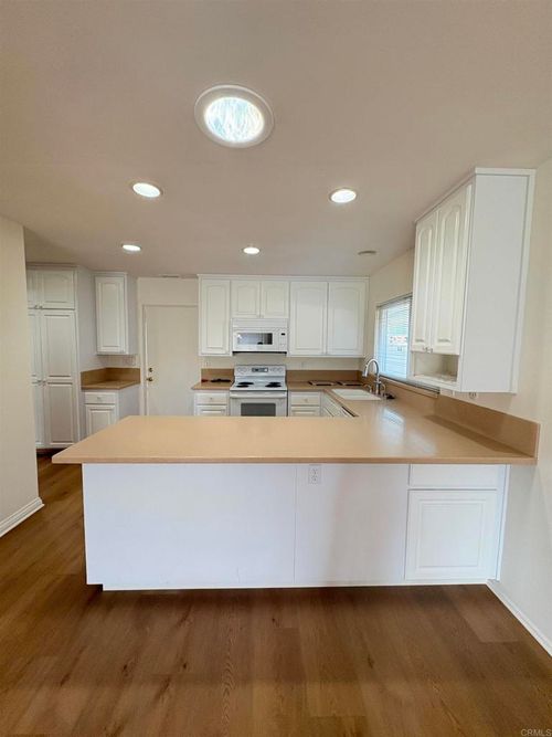1271 Discovery St, San Marcos, CA, 92078-4032 | Card Image
