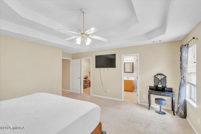 16 - Primary Bed | Image 16