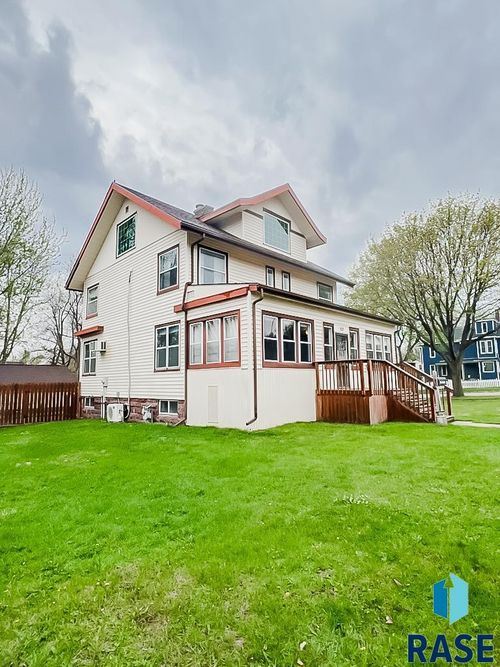 327 W Main St Street, Luverne, MN, 56156 | Card Image