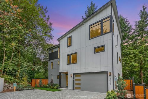 13016 Se 19th Ct, Bellevue, WA, 98005-4655 | Card Image