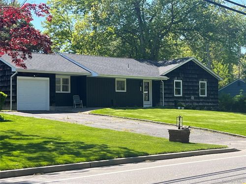 122 Rocky Point Landing Road, Brookhaven, NY, 11778 | Card Image