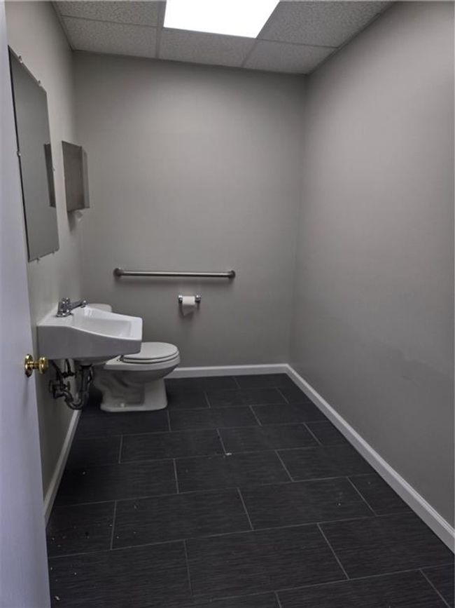 676 Se Bayberry Ln, Home with 0 bedrooms, 0 bathrooms and 20 parking in Lee's Summit MO | Image 10