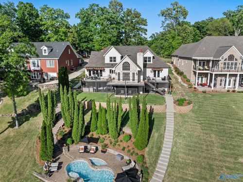 605 Hunter Point Cv, Muscle Shoals, AL, 35661-4654 | Card Image