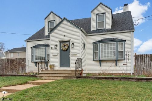 11 Czaplicki St, Manville, NJ, 08835-2116 | Card Image