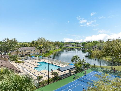 apt-106-351 Palm Way, Pembroke Pines, FL, 33025-1105 | Card Image