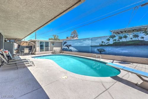 5093 Sun Valley Dr, Las Vegas, NV, 89122-6656 | Card Image