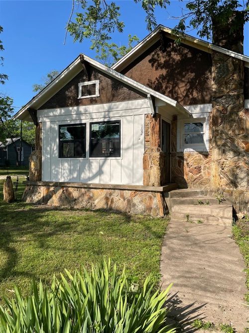 102 Walnut Ave, Walnut Springs, TX, 76690-4606 | Card Image