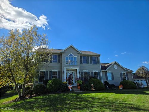 810 Olde Orchard Dr Ne, Bolivar, OH, 44612-8883 | Card Image