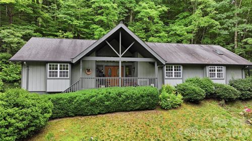 100 Foresthill Ln, Whittier, NC, 28789 | Card Image