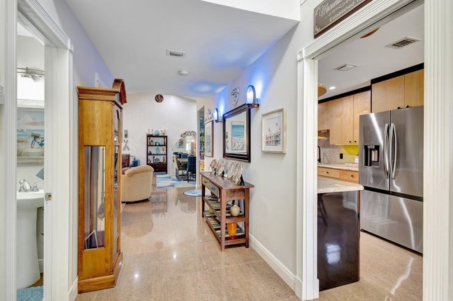 6700 Versailles Ct, Condo with 3 bedrooms, 3 bathrooms and null parking in Lake Worth FL | Image 11