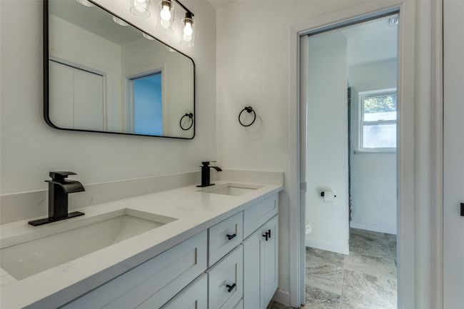 709 S Farmington Rd, House other with 3 bedrooms, 2 bathrooms and null parking in Howe TX | Image 15