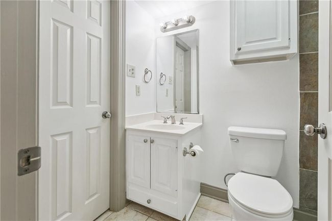 Bathroom | Image 9