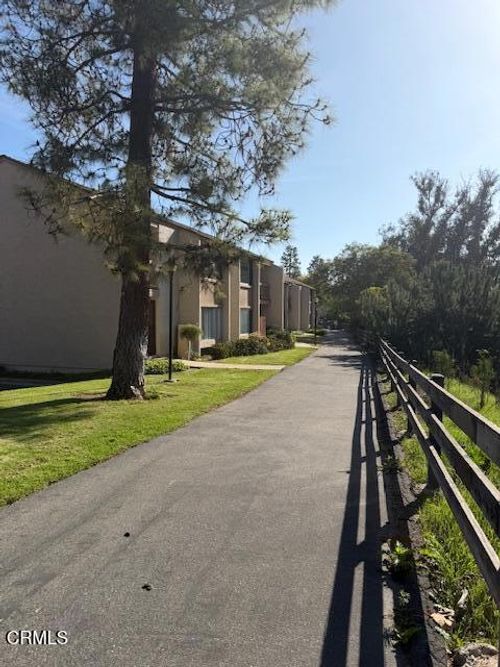 1261 Prairie Dog Cir, Ventura, CA, 93003-6331 | Card Image