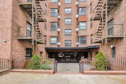apt-401-32 91st St, East Elmhurst, NY, 11369-2334 | Card Image