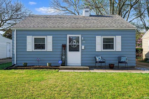 208 Luelde St, South Bend, IN, 46614-2631 | Card Image