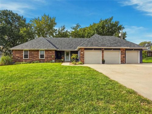 615 Nashua Rd, Liberty, MO, 64068-1281 | Card Image