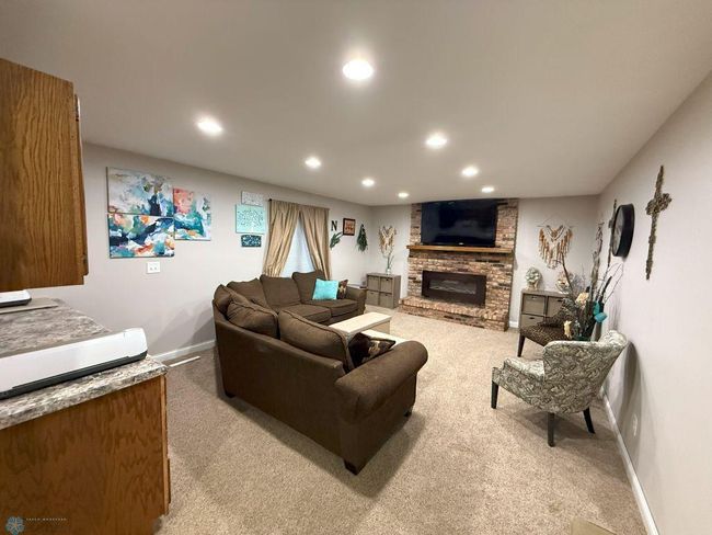 Living Room | Image 10