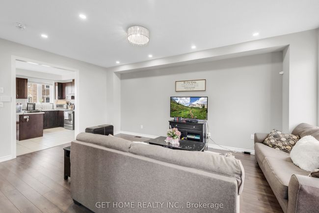 21 Rabbit Run Way, House attached with 3 bedrooms, 3 bathrooms and 1 parking in Brampton ON | Image 18
