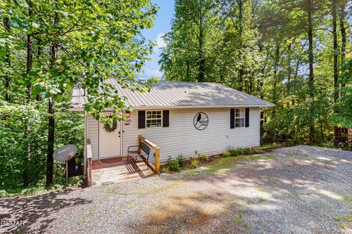 1949 Shady Grove Rd, Sevierville, TN, 37876-7213 | Card Image