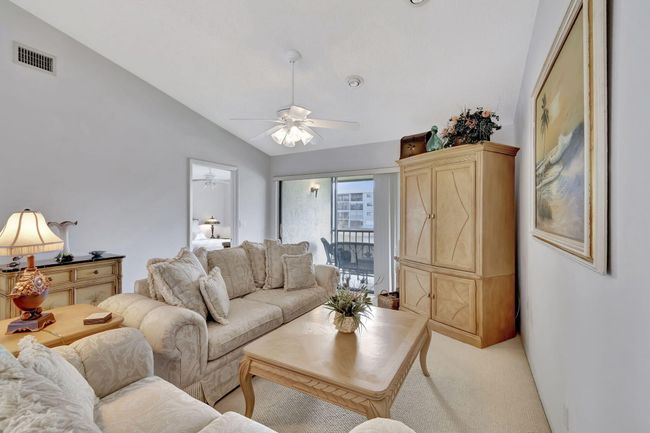 APT-201 - 7618 Tahiti Ln, Condo with 3 bedrooms, 2 bathrooms and null parking in Lake Worth FL | Image 16