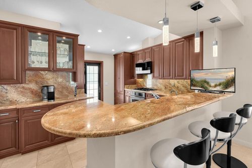 229 Desert Falls Dr E, Palm Desert, CA, 92211-1761 | Card Image