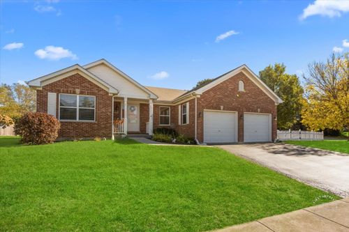 1004 N Oak Creek Drive, Genoa, IL, 60135 | Card Image