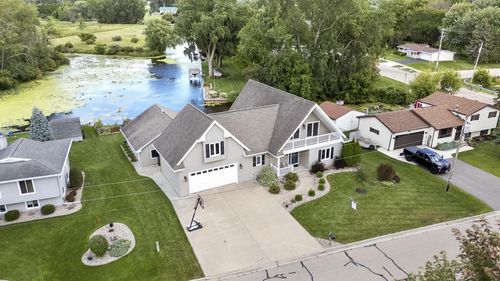 135 Twin Harbor Drive, Winneconne, WI, 54986 | Card Image