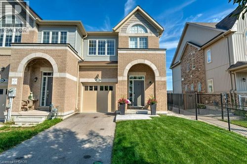 3998 Fracchioni Drive, Beamsville, ON, L3J0R9 | Card Image
