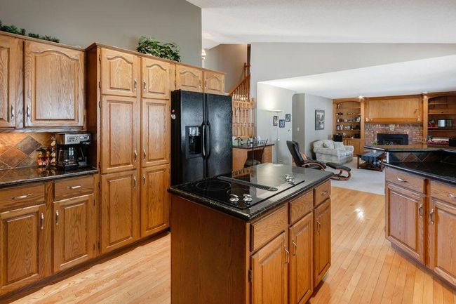 28 Edenstone View Nw, Home with 3 bedrooms, 3 bathrooms and 4 parking in Calgary AB | Image 7