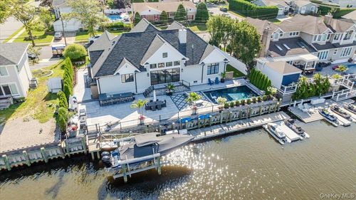 10 Skylark Rd, Massapequa Park, NY, 11762-4036 | Card Image