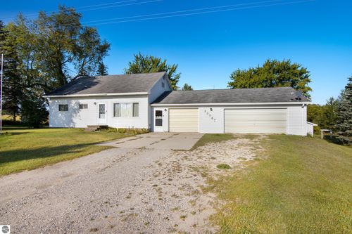20767 200th Ave, Tustin, MI, 49688-8135 | Card Image