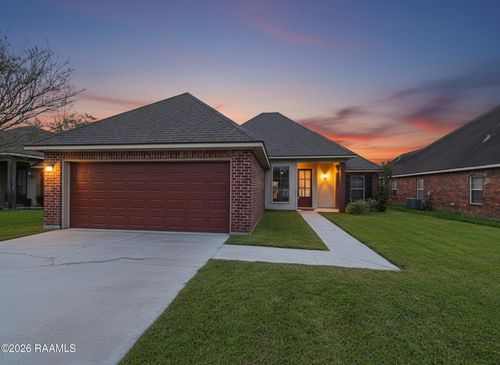 108 Portsmouth Dr, Broussard, LA, 70518-3507 | Card Image