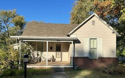 404 S Tucker Street, House other with 2 bedrooms, 1 bathrooms and null parking in Nevada MO | Image 1