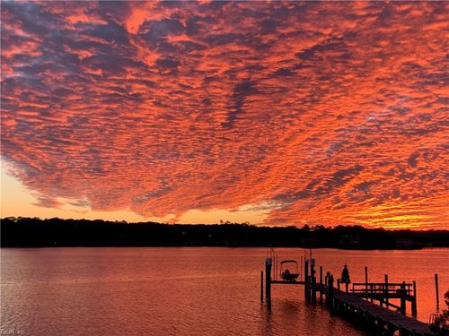 512 Spivey Ln, Seaford, VA, 23696-2687 | Card Image