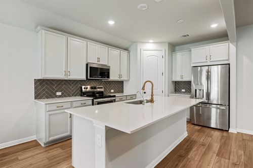 208 Golden Gate Ln, Kyle, TX, 78640-3484 | Card Image