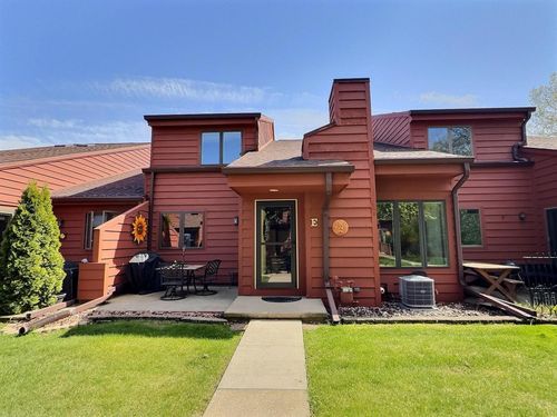 e-2230 Meadowbrook Court, OSHKOSH, WI, 54904 | Card Image
