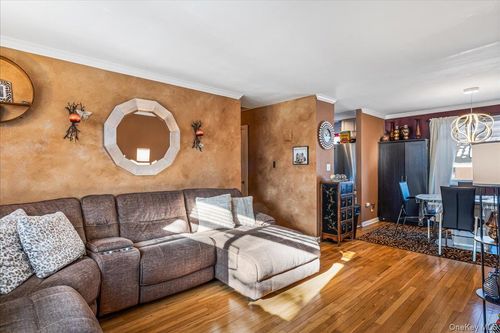 2-216 68th Ave, Oakland Gardens, NY, 11364-2604 | Card Image