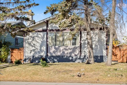 147 Dovercliffe Way Se, Calgary, AB, T2B1W6 | Card Image