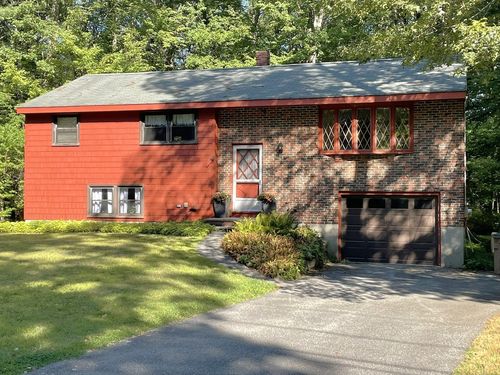 8 Wood Dr, Atkinson, NH, 03811-2352 | Card Image