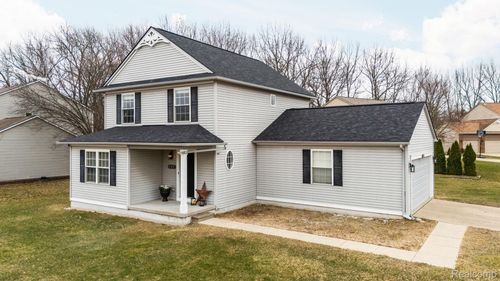 990 Waters Edge Ln, Fenton, MI, 48430-4165 | Card Image