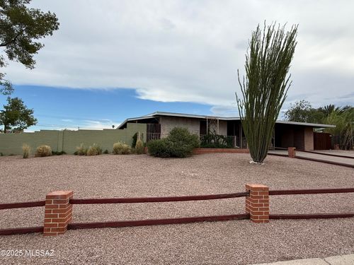 6950 E Hawthorne St, Tucson, AZ, 85710-1231 | Card Image
