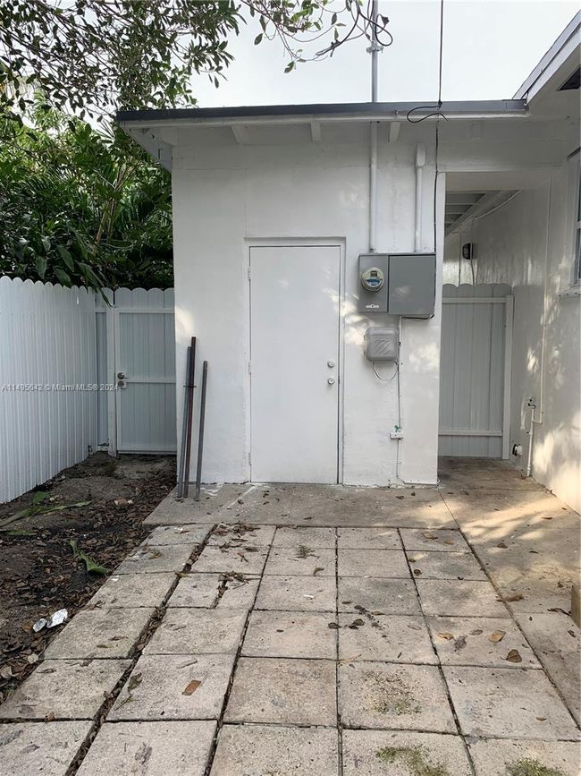 322 Ne 110th Ter, House other with 3 bedrooms, 2 bathrooms and null parking in Miami FL | Image 18