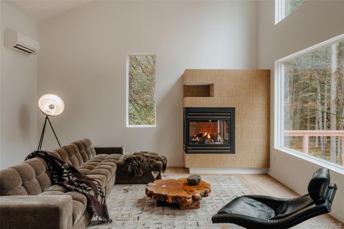 1 Brook Dr, Narrowsburg, NY, 12764-6407 | Card Image