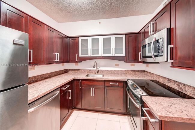 APT-262 - 1500 Bay Rd, Condo with 2 bedrooms, 2 bathrooms and null parking in Miami Beach FL | Image 11