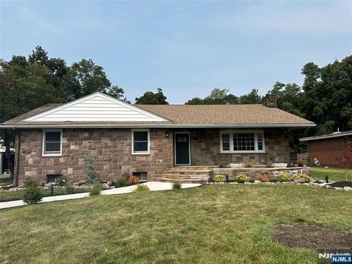 614 Rifle Camp Rd, Woodland Park, NJ, 07424-3137 | Card Image