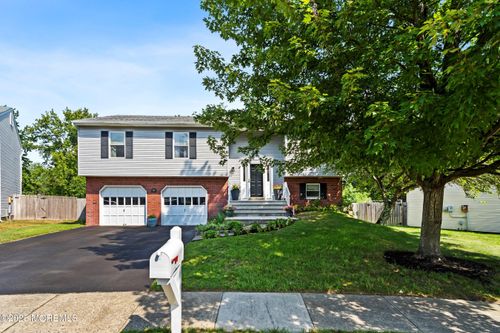 10 Cove Ct, Howell, NJ, 07731-1631 | Card Image